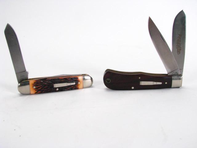 Appraisal: Two Remington silver bullet folding knives including R Buffalo knife