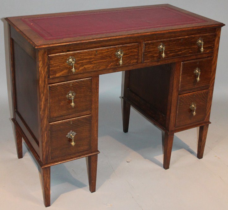 Appraisal: An early thC oak writing desk of good proportion the