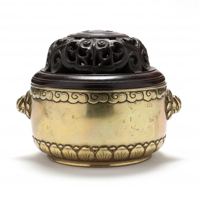 Appraisal: A CHINESE GILT BRONZE INCENSE BURNER WITH COVER th century