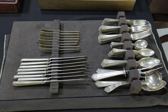 Appraisal: SET OF STERLING FLATWARE Frank Smith Georgian Garland pattern Eight