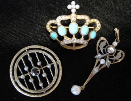 Appraisal: Group of three yellow gold pins brooches karat yellow gold