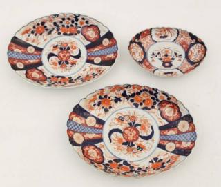 Appraisal: GROUP OF GRADUATING IMARI RIBBED SHAPED PLATES GROUP OF GRADUATIING