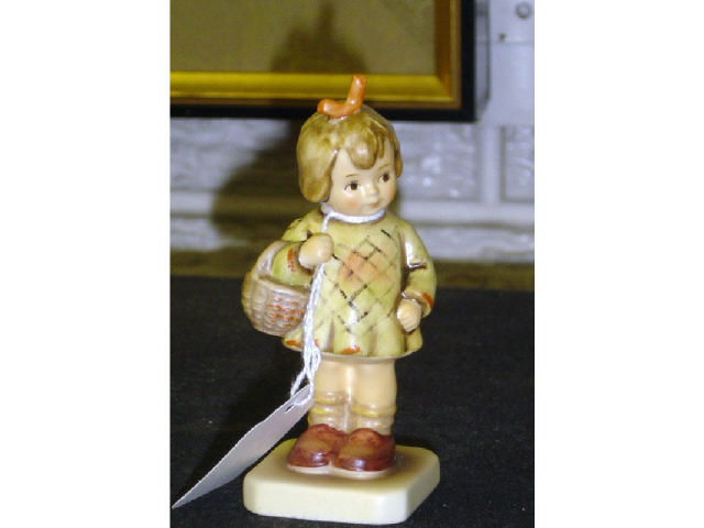 Appraisal: HUMMEL FIGURINE - I BROUGHT YOU A GIFT