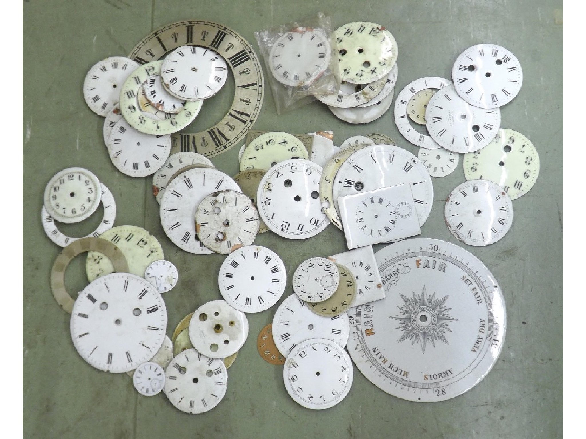 Appraisal: Large quantity of enamel clock and watch dials etc