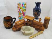 Appraisal: A mixed lot comprising a cigar cutter an onyx ashtray