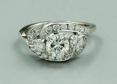 Appraisal: Lady s diamond platinum ring central round brilliant cut diamond