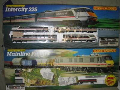 Appraisal: Hornby train set Intercity R and Hornby train set Main