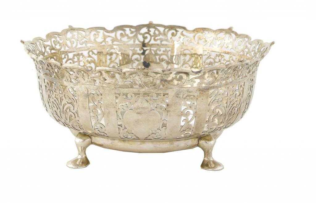 Appraisal: AN EDWARD VII PIERCED CIRCULAR BOWL flared at the rim