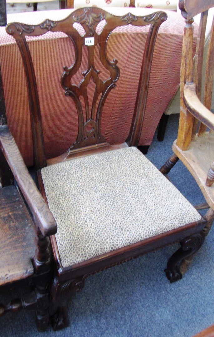 Appraisal: A George III mahogany single chair with pierced splat on