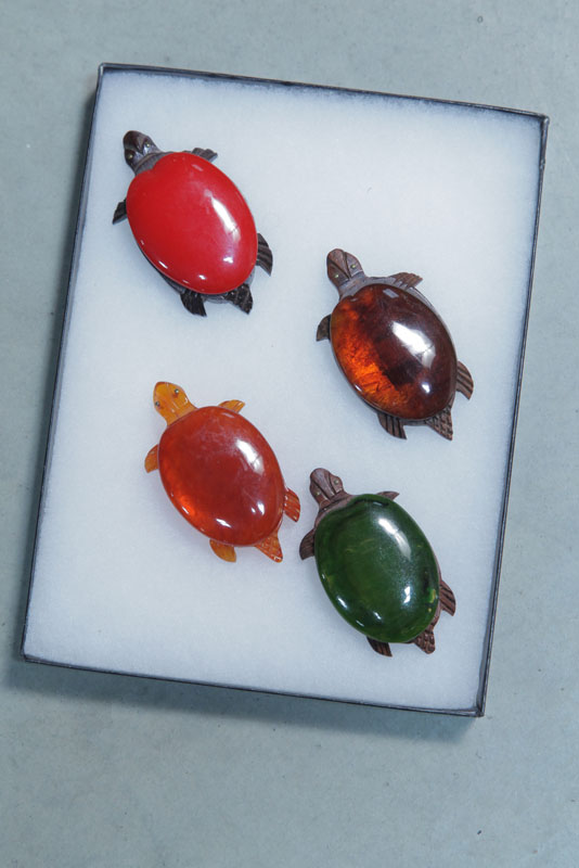 Appraisal: FOUR BAKELITE TURTLE PINS Three with bakelite shells on wood