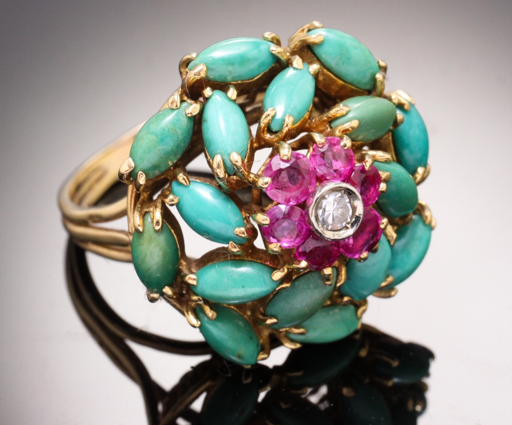 Appraisal: VINTAGE GOLD TURQUOISE CLUSTER RING Second half th century Tested