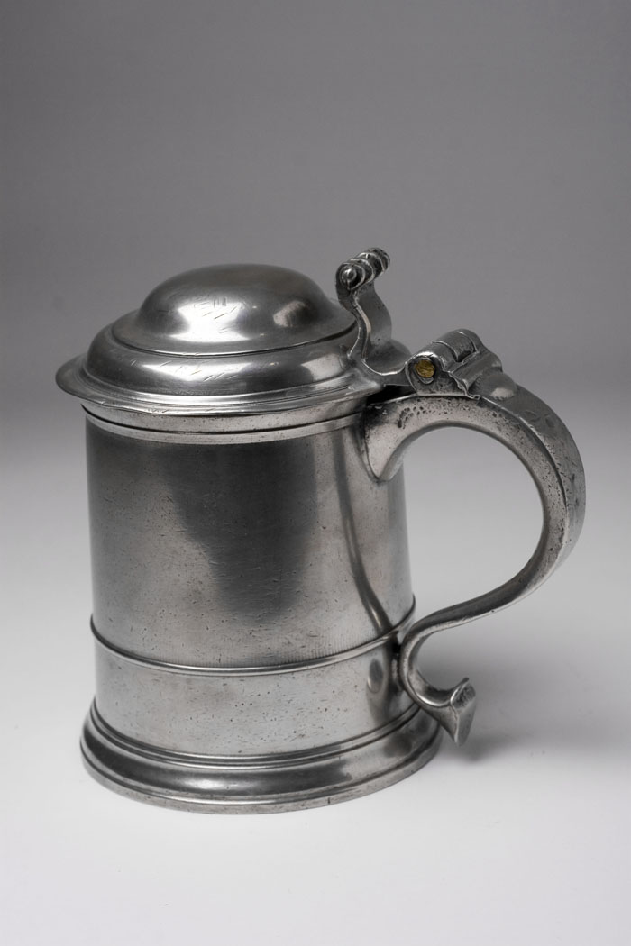 Appraisal: PEWTER PINT TANKARD RICHARD KING SR OR JR LONDON ENGLAND