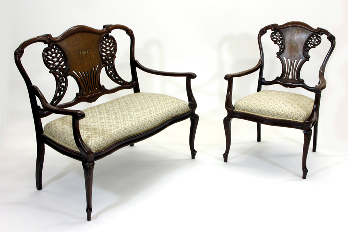 Appraisal: AN EDWARDIAN MAHOGANY SETTEE AND ARMCHAIR SET English c the