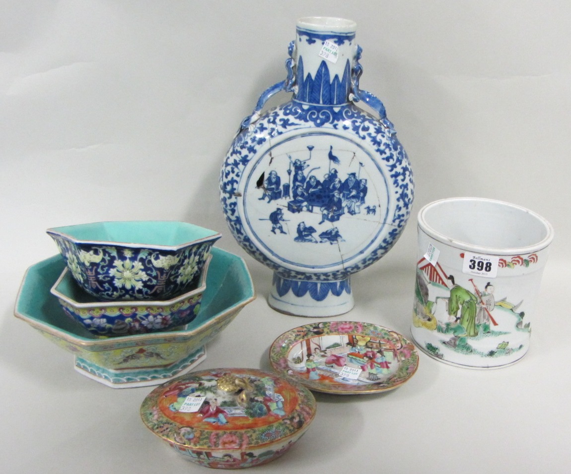 Appraisal: A group of Chinese porcelain th th century comprising a