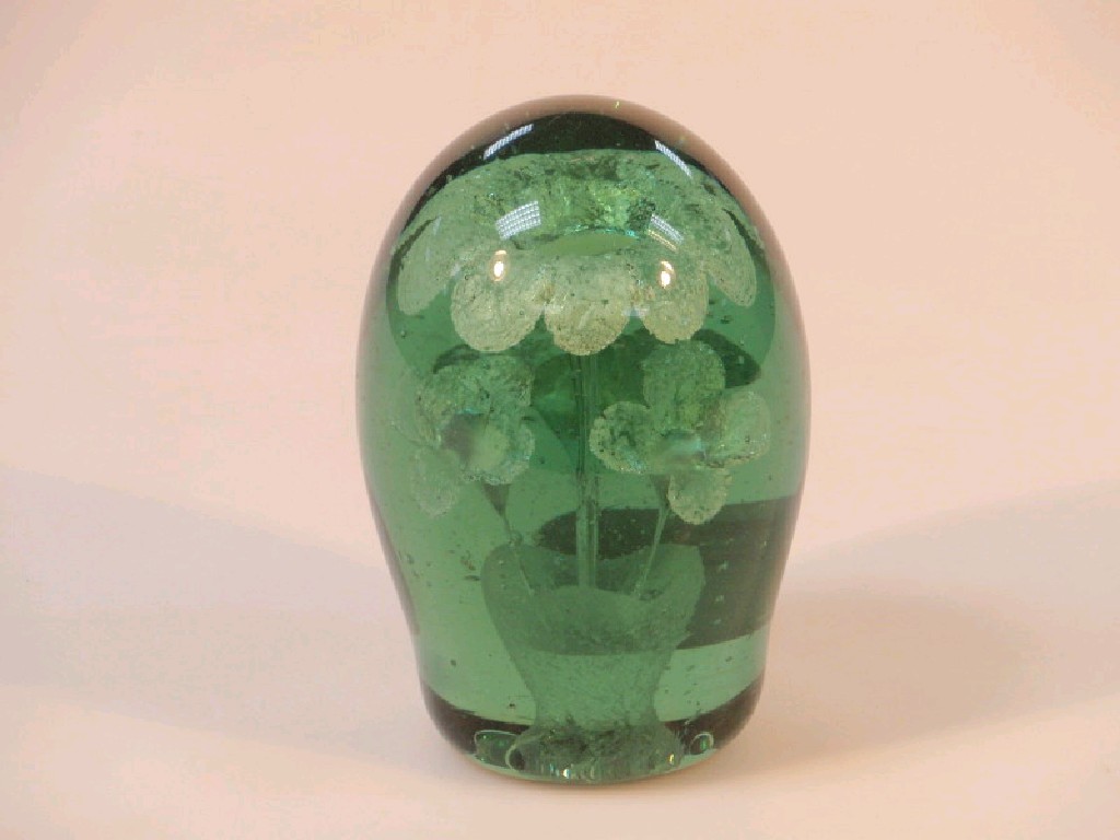 Appraisal: A Stourbridge green glass dump internally decorated with a flowering