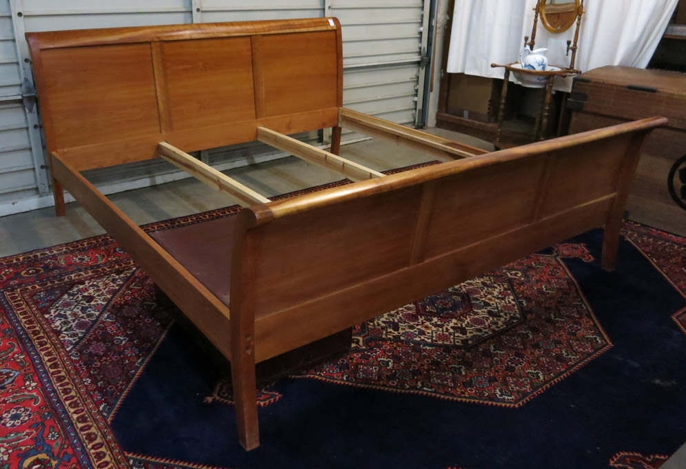 Appraisal: KING SIZE CHERRY WOOD SLEIGH BED American made recent production