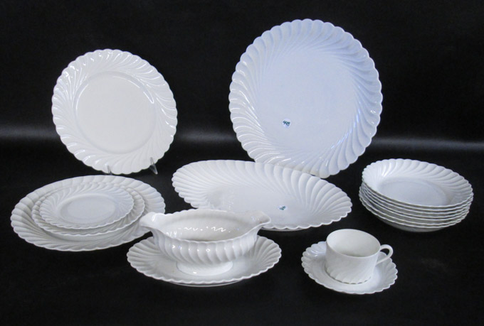 Appraisal: HAVILAND LIMOGES FINE CHINA SET eighty-two pieces in the Torse