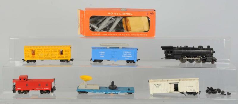 Appraisal: Lot of Assorted Lionel HO Trains Lot includes incomplete trestle