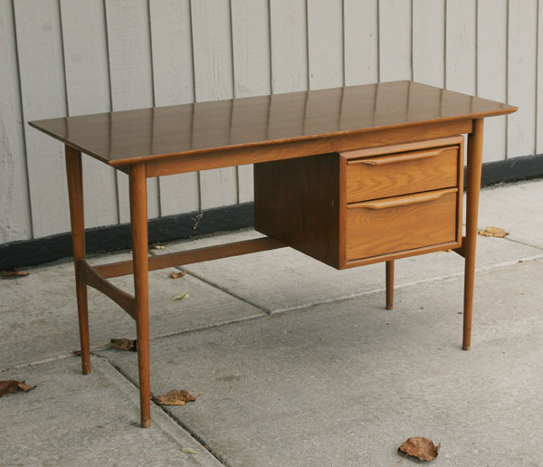 Appraisal: Heywood Wakefield desk with dark stain Branded H x x