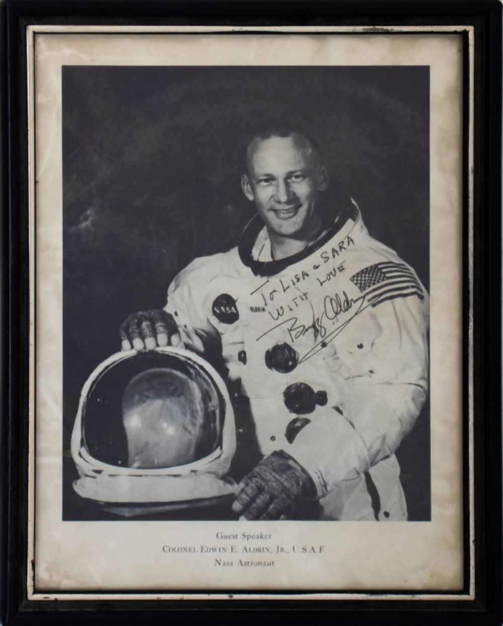 Appraisal: BUZZ ALDRIN AUTOGRAPHED BLACK AND WHITE PHOTOGRAPH Astronaut Colonel Edwin