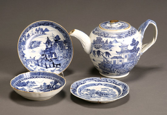 Appraisal: Group of Four Chinese Export Blue and White Table Articles