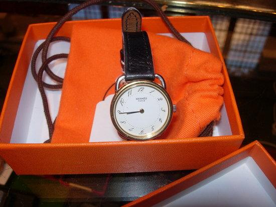 Appraisal: A HERMES LADIES WRIST WATCH with Swiss movement having Arabic