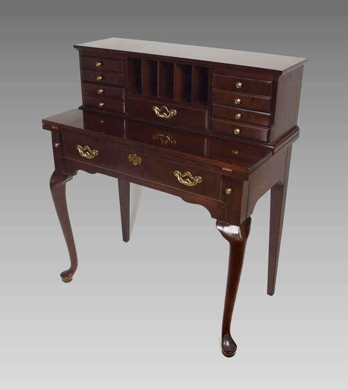 Appraisal: THOMASVILLE MAHOGANY LADIES WRITING DESK Flip top supported by slides