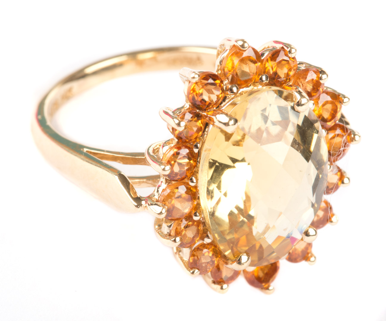 Appraisal: A Lady's Citrine Ring in K Gold an oval-cut faceted