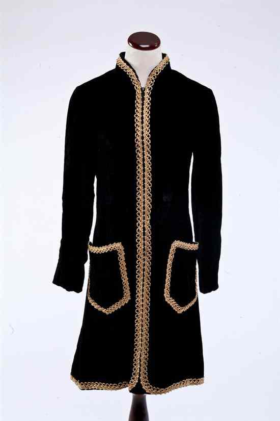 Appraisal: OSCAR DE LA RENTA BLACK AND GOLD VELVET CAFTAN s-