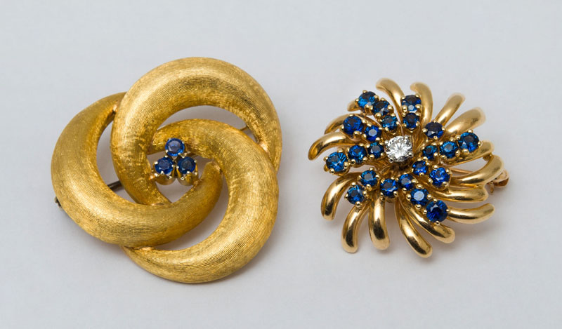 Appraisal: FORUM K GOLD SAPPHIRE AND DIAMOND BROOCH AND A K