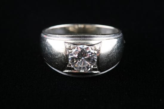 Appraisal: GENTLEMAN'S K WHITE GOLD AND DIAMOND RING ct round brilliant-cut