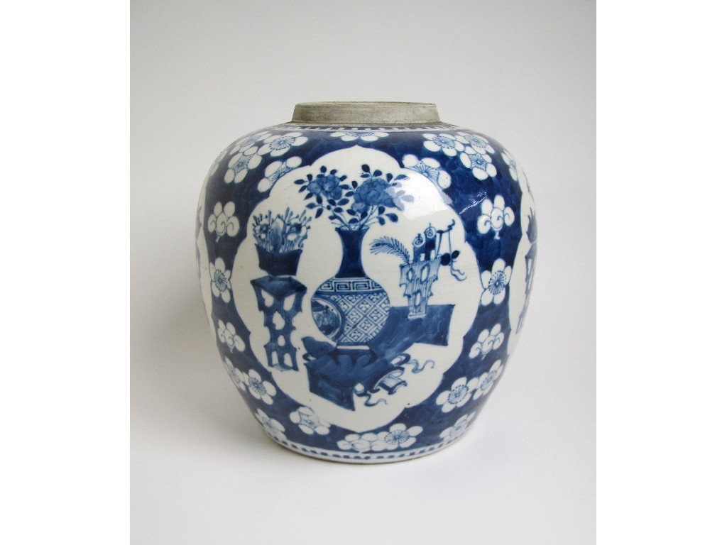 Appraisal: A Chinese blue and white ginger jar painted with ogival