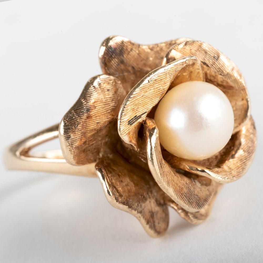 Appraisal: Vintage k Gold and Cultured Pearl Flower Ring Vintage k