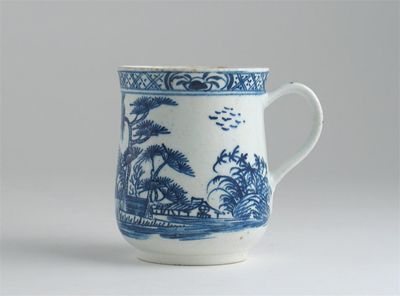 Appraisal: A small Bow blue and white mug painted with pine