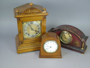 Appraisal: A late th early th century oak cased mantel clock