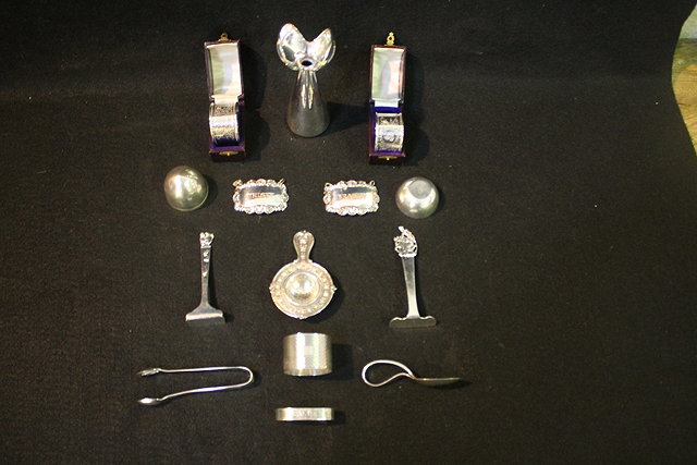 Appraisal: A SET OF TWELVE SILVER COFFEE SPOONS grams together with