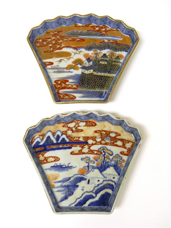 Appraisal: Two similar Japanese Imari porcelain dishes th th C fan