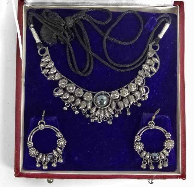 Appraisal: Necklace and earring set in original box ''Batra jewels''