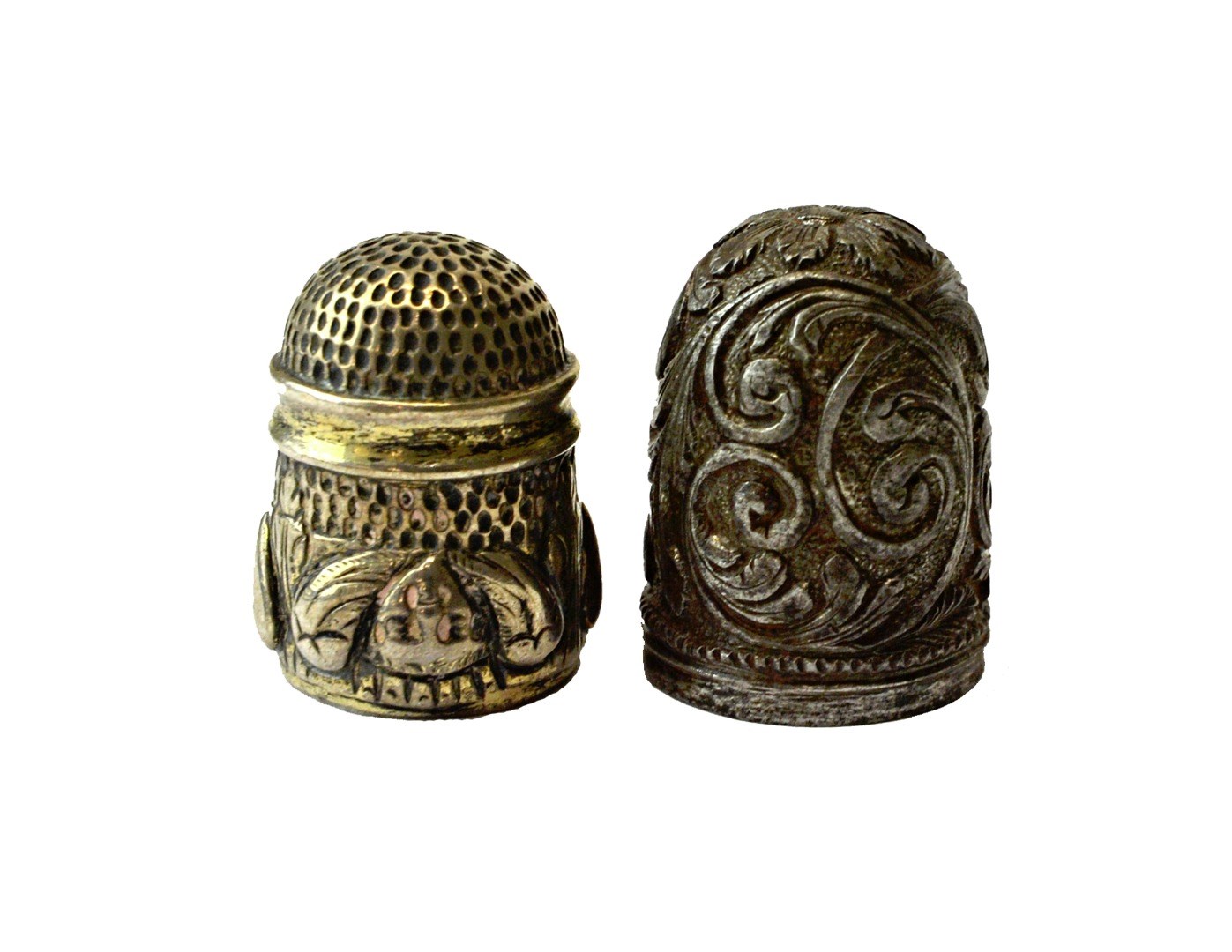 Appraisal: A late th early th century Italian iron thimble the