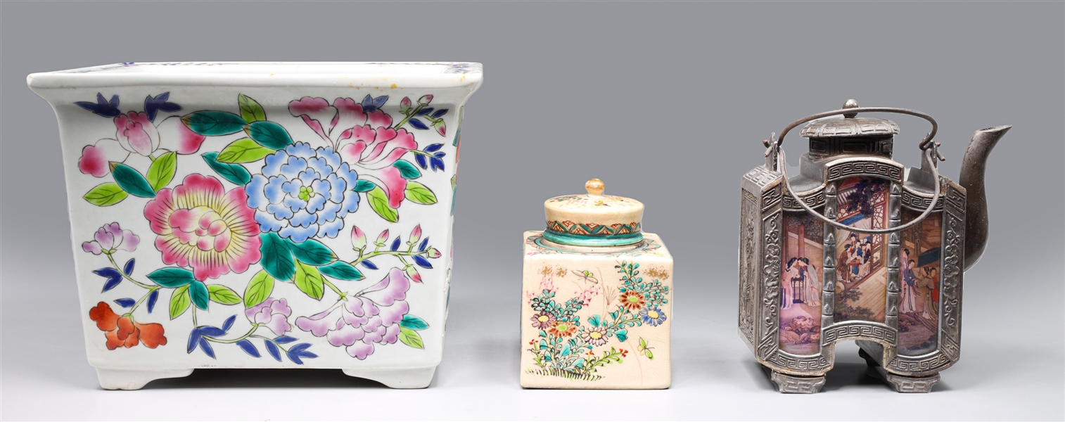 Appraisal: Group of Chinese and Japanese objects including Chinese Famille Rose