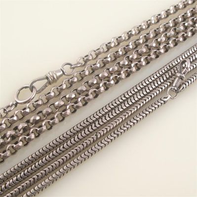 Appraisal: A ct gold snake link long guard chain cm long