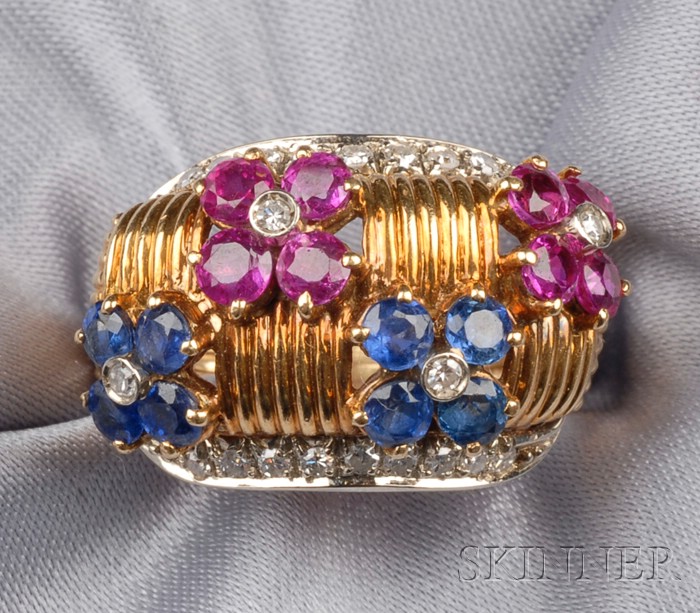 Appraisal: kt Gold Gem-set Flower Ring the ribbed dome with sapphire