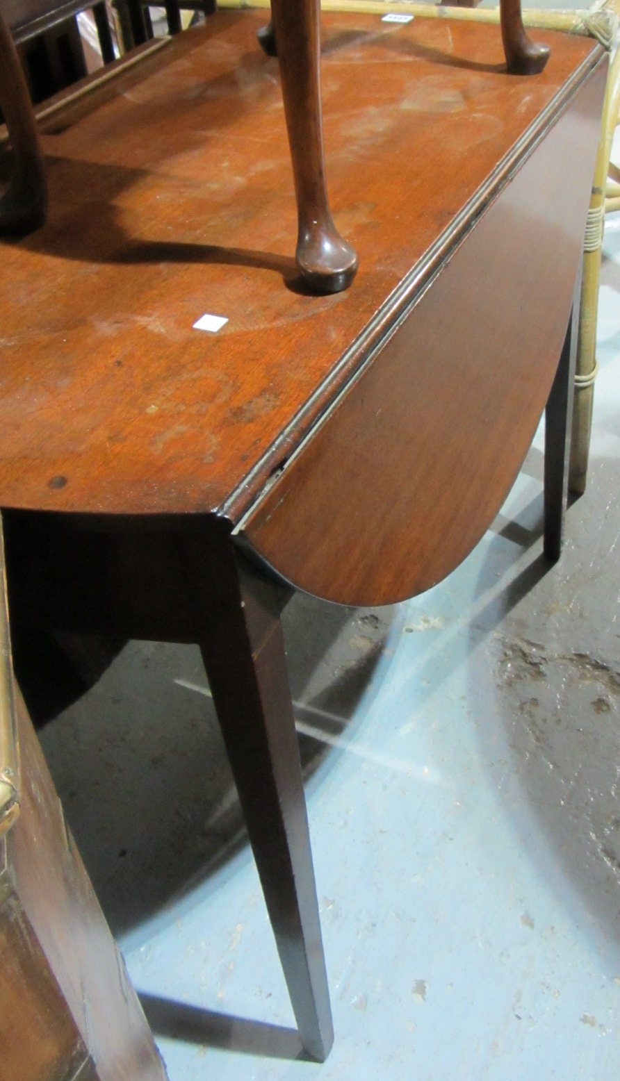 Appraisal: A George III mahogany Pembroke table