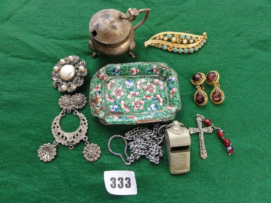 Appraisal: A collection of various costume jewellery including necklaces beads and