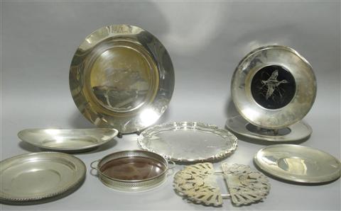 Appraisal: GROUP OF SILVER AND PLATED SERVING PIECES Comprising a simple