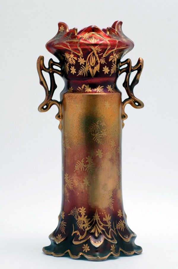 Appraisal: Royal Vienna vase all over gilt decoration on graduated gold