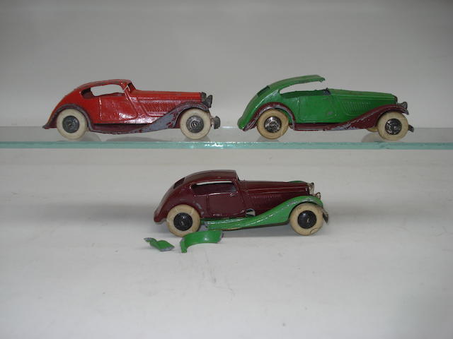 Appraisal: Dinky pre-war three e Super Streamline saloons st type red