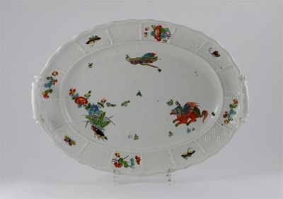 Appraisal: A Meissen two-handled stand or dish painted in the Kakiemon