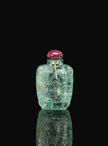 Appraisal: An aquamarine snuff bottle Of flattened rectangular form with a