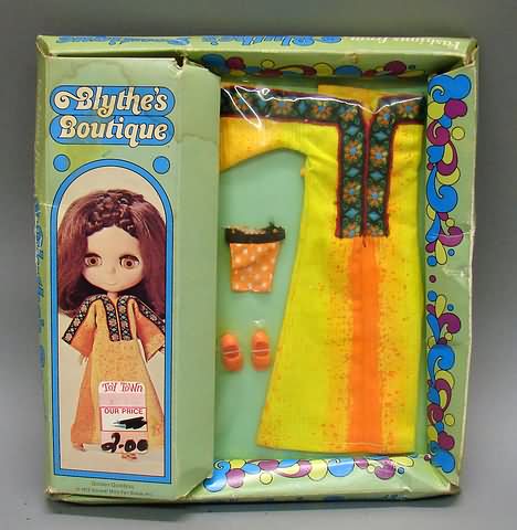 Appraisal: Blythe's Boutique-Golden Goddess outfit Kenner of the Fun Group at